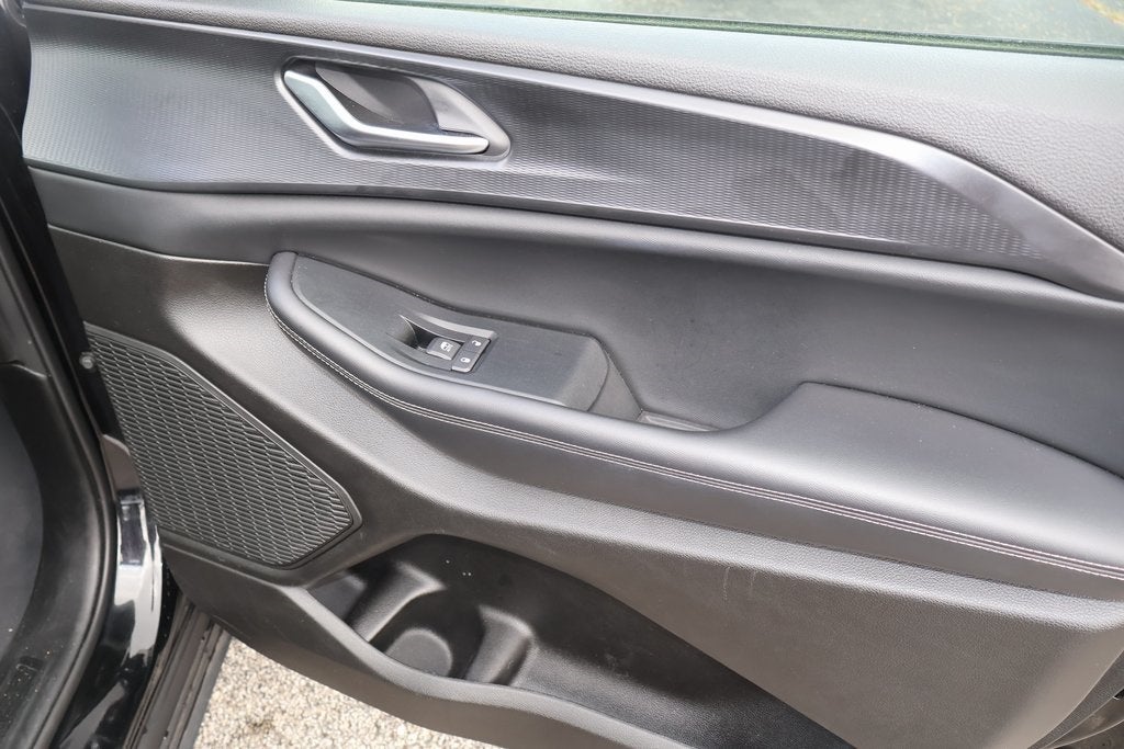 2023 Jeep Grand Cherokee L Laredo 4x2