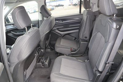 2023 Jeep Grand Cherokee L Laredo 4x2