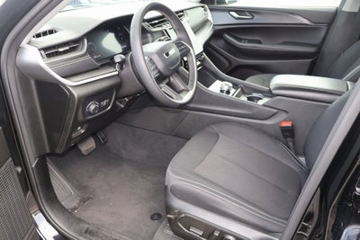 2023 Jeep Grand Cherokee L Laredo 4x2