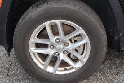 2023 Jeep Grand Cherokee L Laredo 4x2