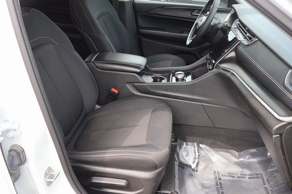 2023 Jeep Grand Cherokee L Laredo 4x4