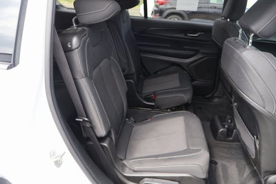 2023 Jeep Grand Cherokee L Laredo 4x4