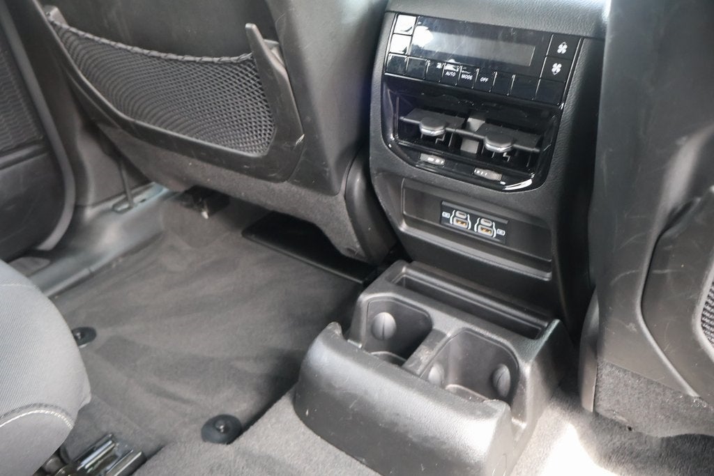 2023 Jeep Grand Cherokee L Laredo 4x4