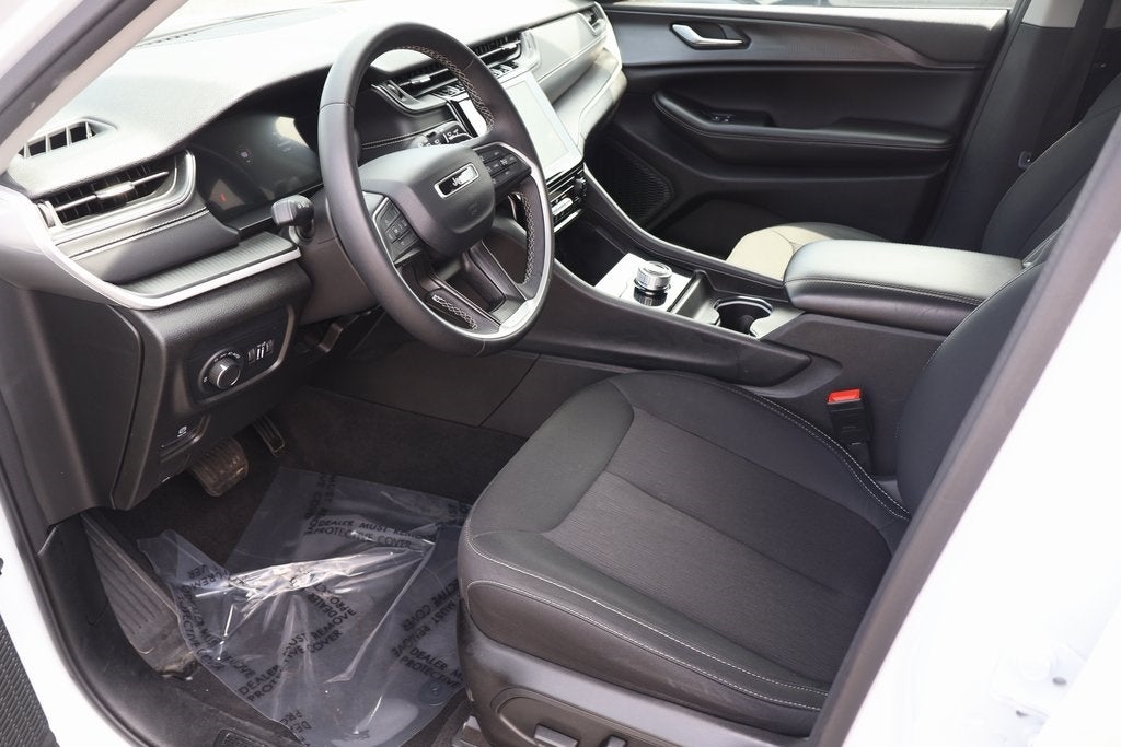 2023 Jeep Grand Cherokee L Laredo 4x4