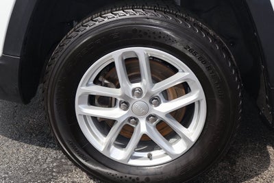 2023 Jeep Grand Cherokee L Laredo 4x4