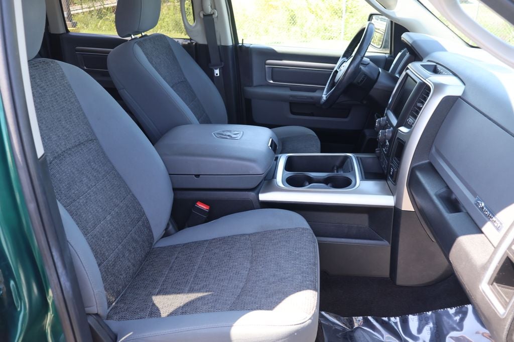 2017 RAM 1500 Big Horn Crew Cab 4x4 5'7' Box