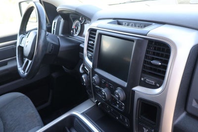 2017 RAM 1500 Big Horn Crew Cab 4x4 5'7' Box