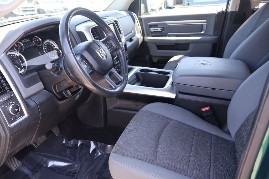 2017 RAM 1500 Big Horn Crew Cab 4x4 5'7' Box