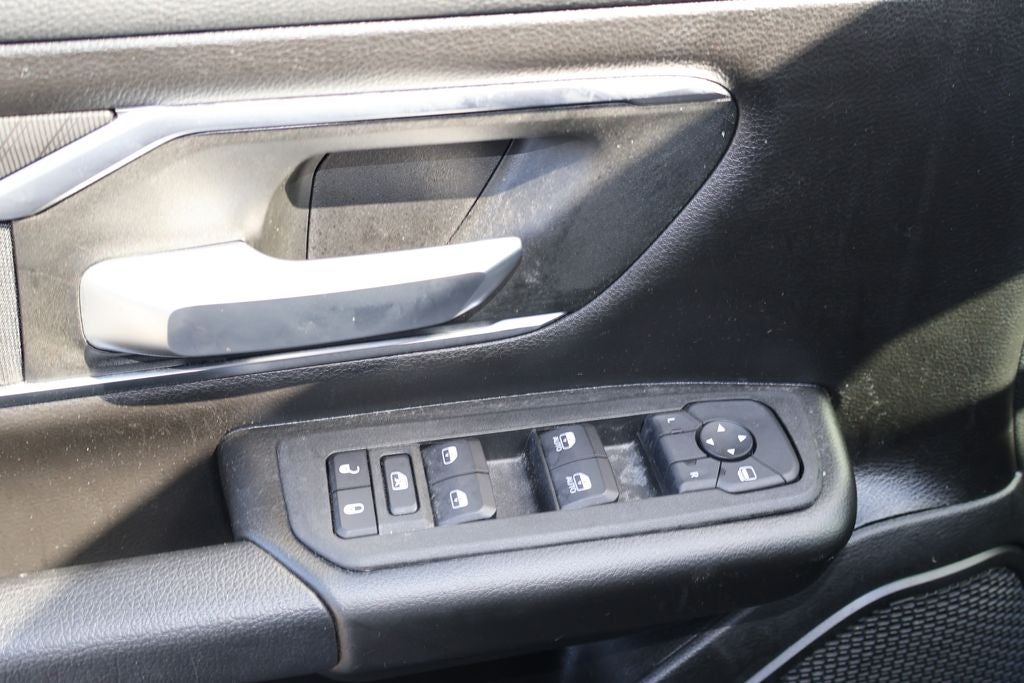 2025 RAM 1500 Big Horn Crew Cab 4x4 6'4' Box