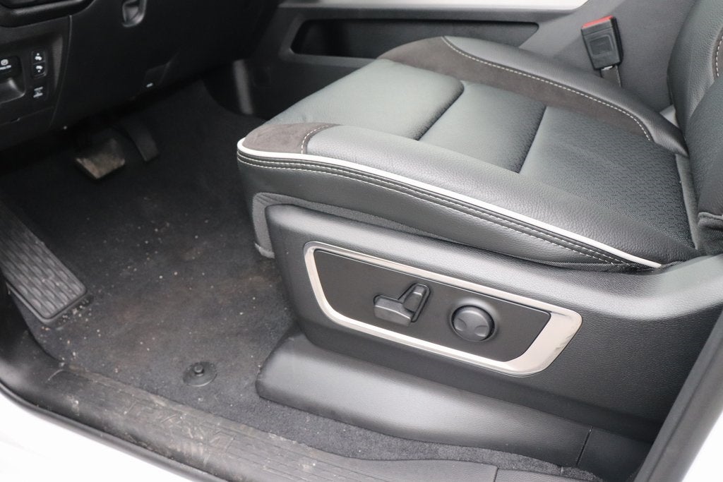 2025 RAM Ram 1500 RAM 1500 LARAMIE CREW CAB 4X4 5'7' BOX