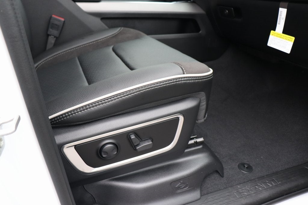 2025 RAM Ram 1500 RAM 1500 LARAMIE CREW CAB 4X4 5'7' BOX