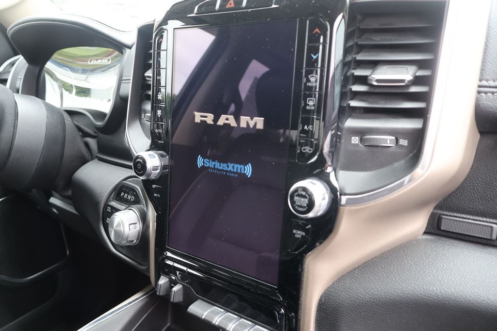 2020 RAM 1500 Laramie Crew Cab 4x4 5'7' Box