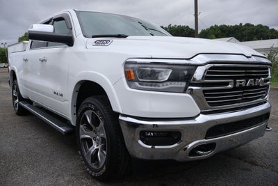 2020 RAM 1500 Laramie Crew Cab 4x4 5'7' Box