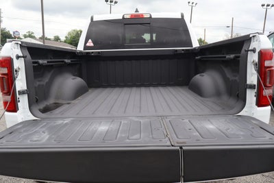 2020 RAM 1500 Laramie Crew Cab 4x4 5'7' Box