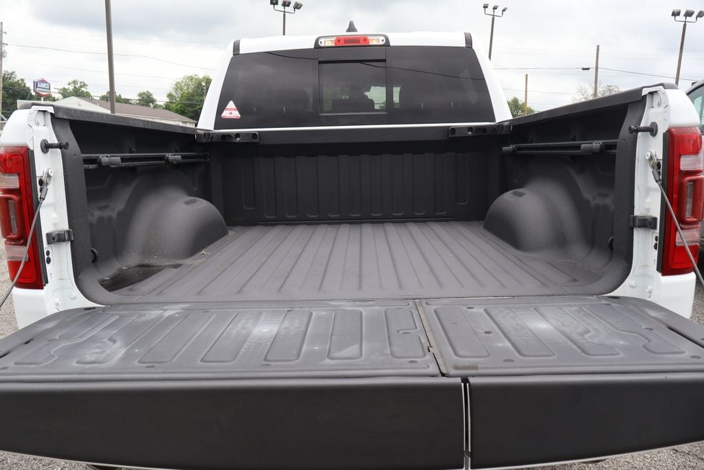 2020 RAM 1500 Laramie Crew Cab 4x4 5'7' Box