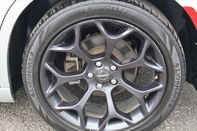 2019 Chrysler 300 Touring