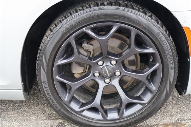 2019 Chrysler 300 Touring