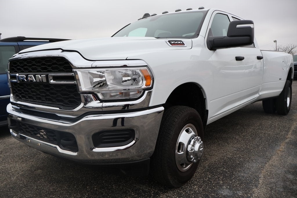 2024 RAM 3500 Tradesman Crew Cab 4x4 8' Box