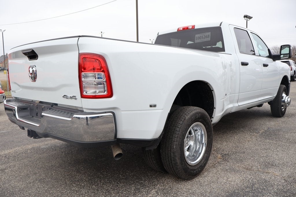2024 RAM 3500 Tradesman Crew Cab 4x4 8' Box