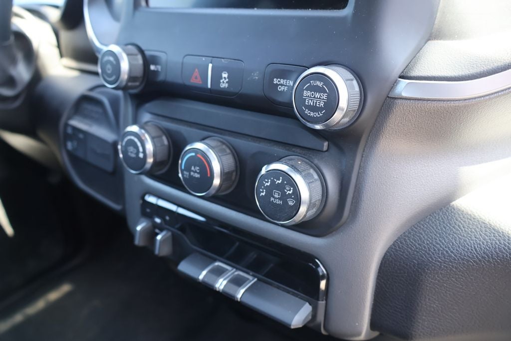 2024 RAM 3500 Big Horn Crew Cab 4x4 8' Box