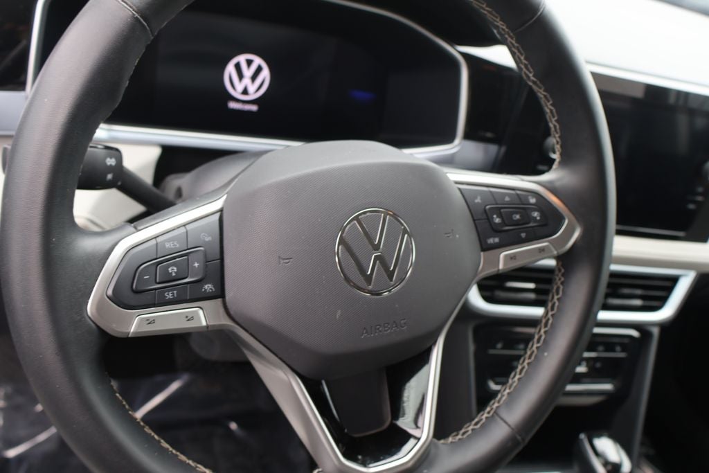 2025 Volkswagen Taos 1.5T SE