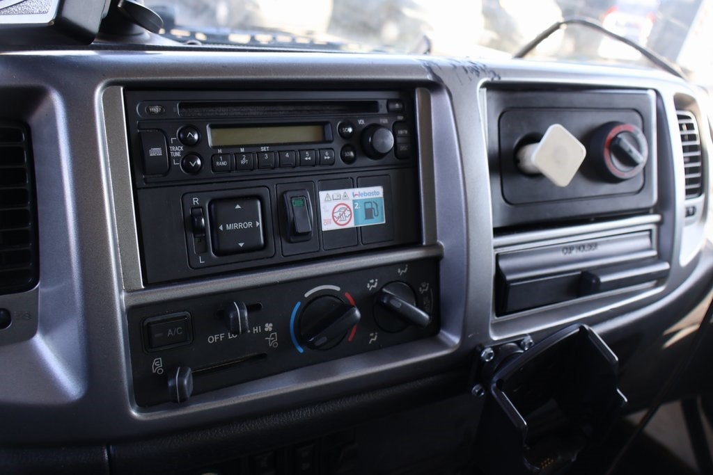 2013 Hino Box Truck 338