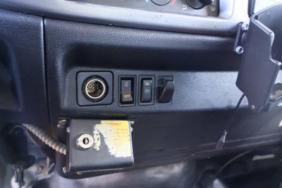 2013 Hino Box Truck 338