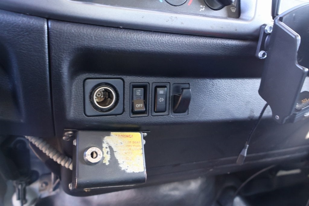 2013 Hino Box Truck 338