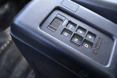 2013 Hino Box Truck 338