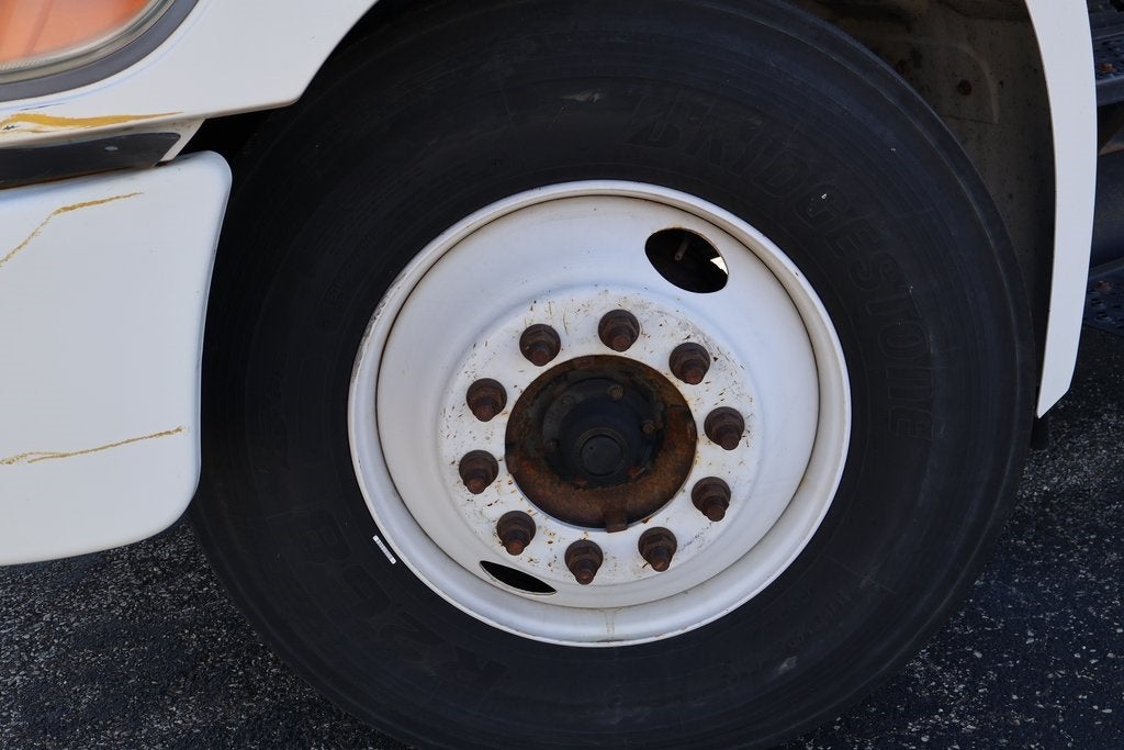 2013 Hino Box Truck 338