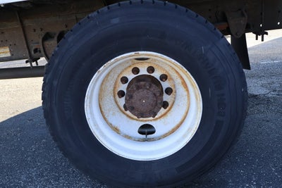 2013 Hino Box Truck 338