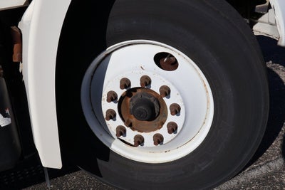 2013 Hino Box Truck 338